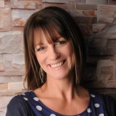 Vibrant Powerful Moms with Debbie Pokornik - Helping Everyday Women Create Extraordinary Lives!: It’s Not You, It’s Your Hormones with Nicki Williams; Part 1